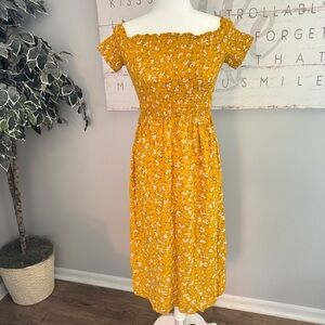 Old Navy Dress Womens Small Yellow Floral Off Shoulder Smocked Midi 100% Viscose
